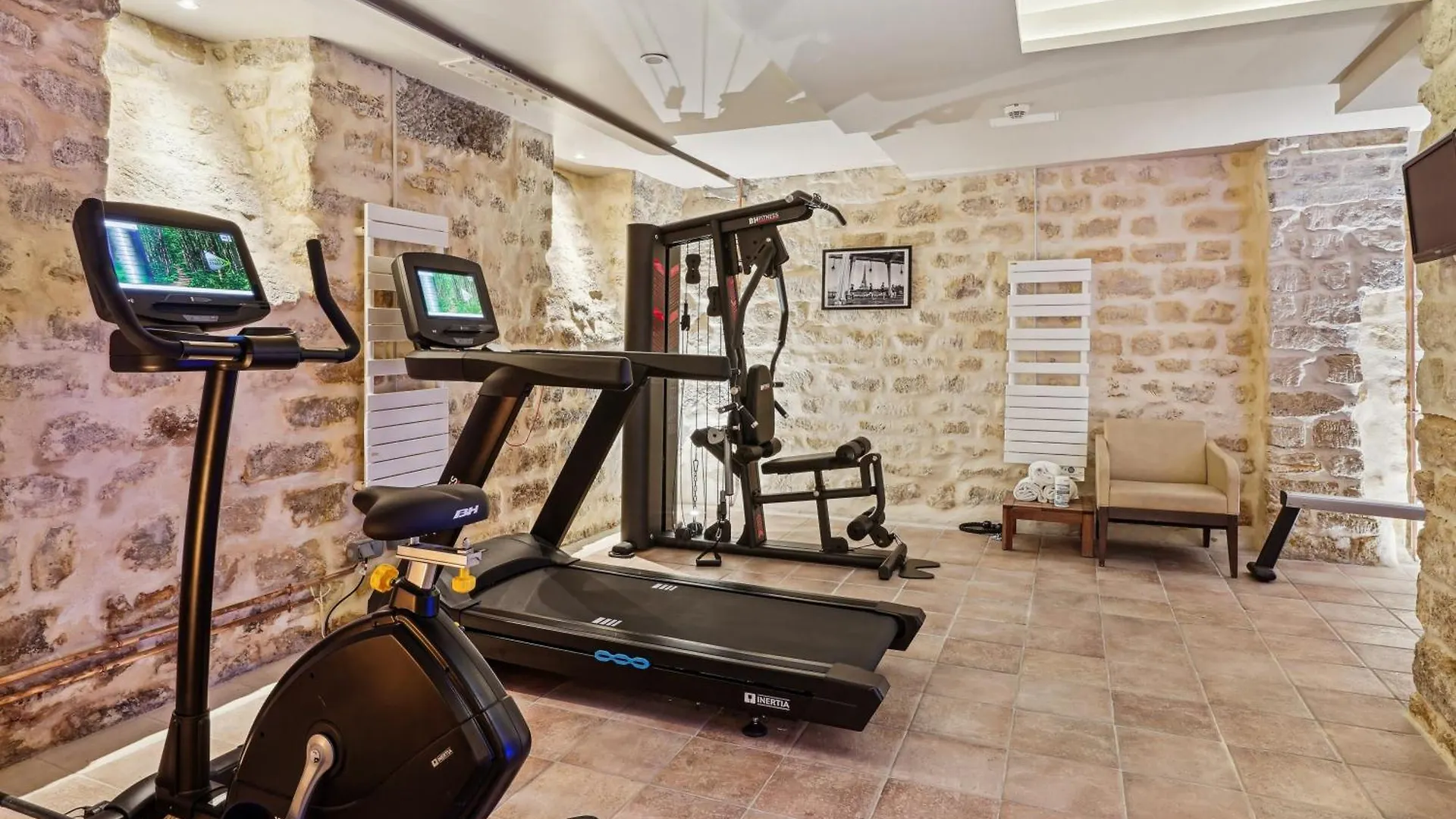 Hotel De Sevres 3*