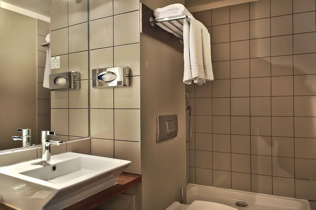 De Sevres Hotel